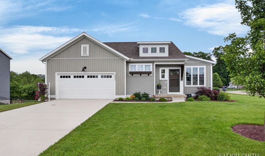 5901 Lynn Dr, Allendale, MI 49401 - 4 Beds, 3 Bath