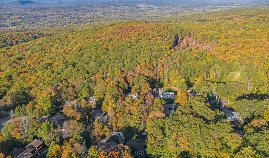 33 Tanglewood Dr, Alloway, NJ 07422 - 4 Beds, 2 Bath