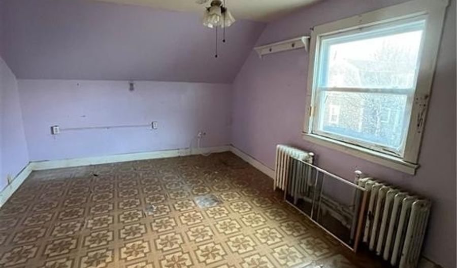 58 Connection St, Newport, RI 02840 - 2 Beds, 2 Bath