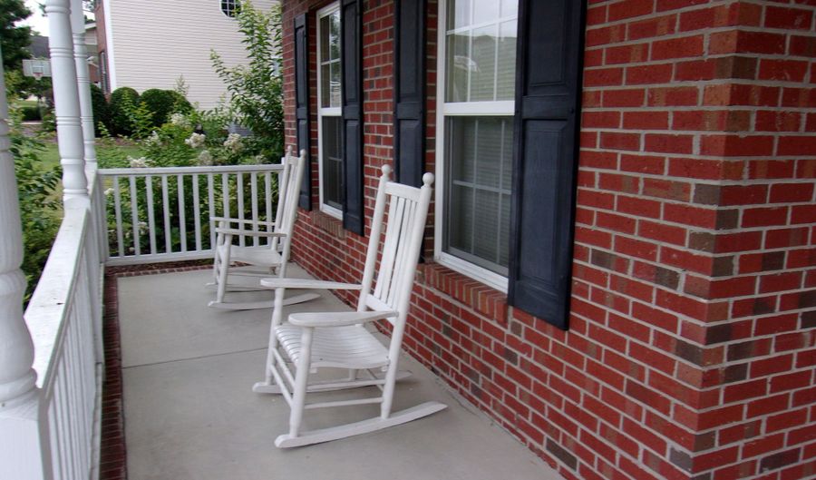 1095 Magnolia Dr, Aberdeen, NC 28315 - 4 Beds, 3 Bath