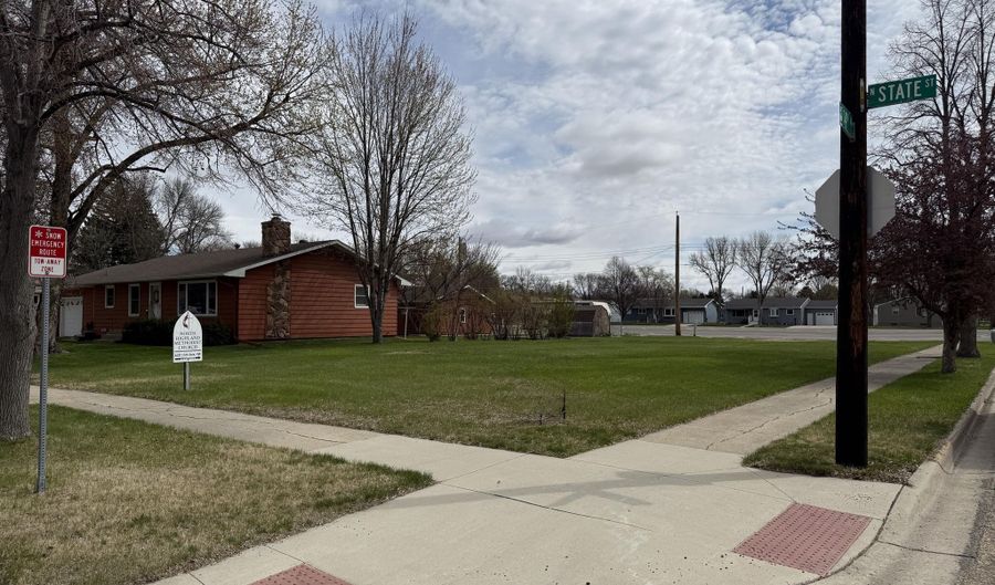 620 15th Ave, Aberdeen, SD 57401 - 0 Beds, 0 Bath