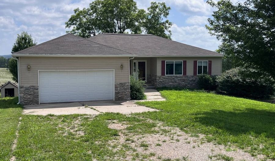 22017 E ST HWY 76, Ava, MO 65608 - 3 Beds, 3 Bath