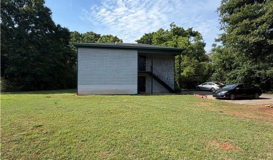 2837 Cherokee Rd, Athens, GA 30601 - 2 Beds, 1 Bath