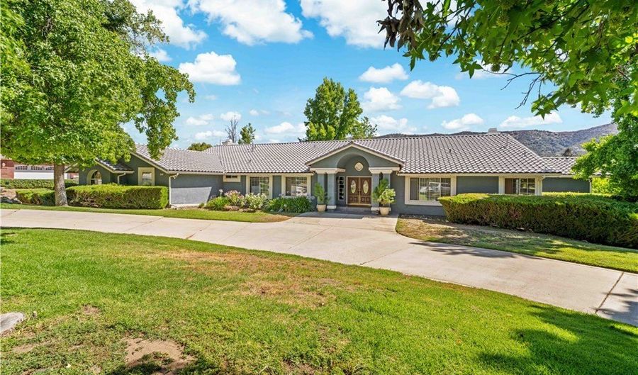 37321 Ironwood Dr, Yucaipa, CA 92399 - 4 Beds, 4 Bath