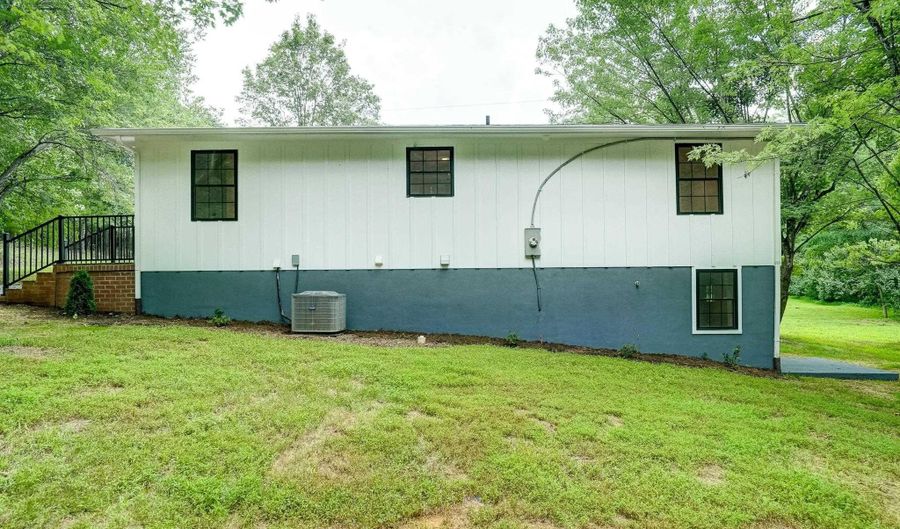 1038 SMITH Rd, Afton, VA 22920 - 4 Beds, 2 Bath