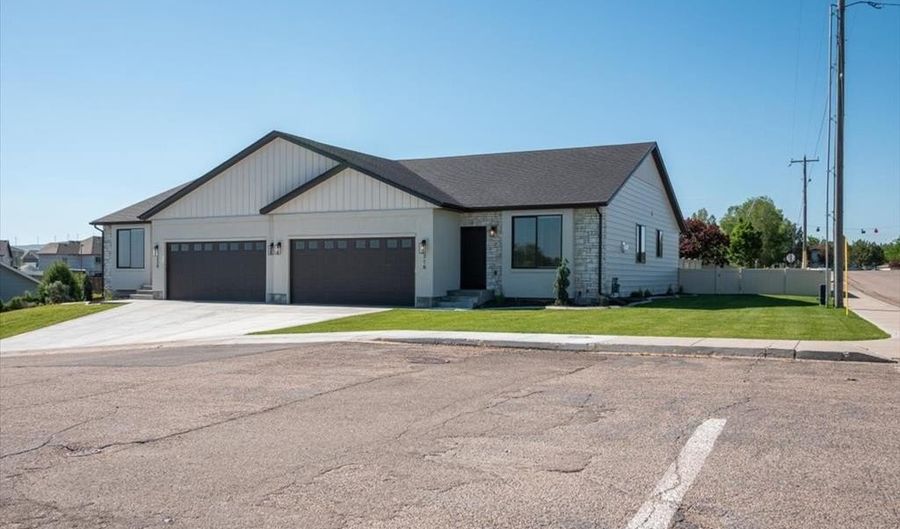 318 Lakeview Blvd, American Falls, ID 83211 - 3 Beds, 2 Bath