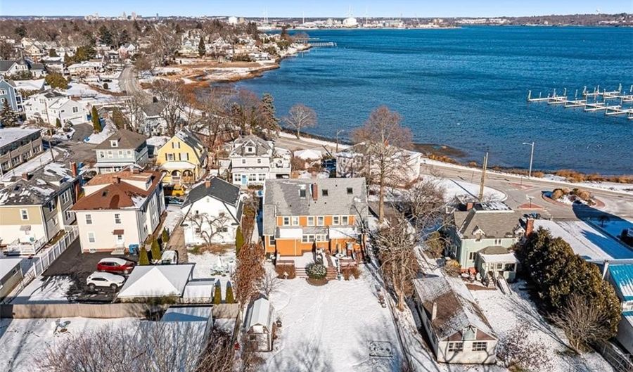 118 Ocean Ave, Cranston, RI 02905 - 3 Beds, 2 Bath