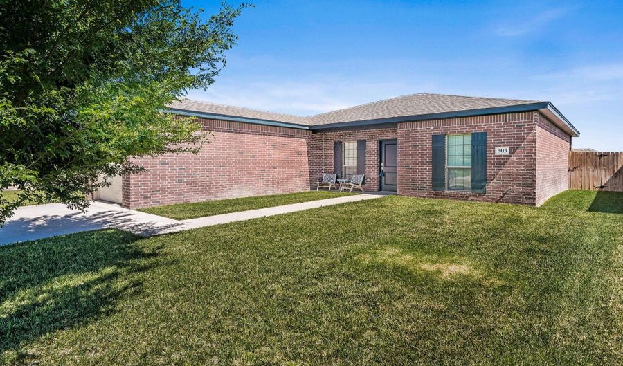 303 LOESH St, Amarillo, TX 79118 - 3 Beds, 2 Bath