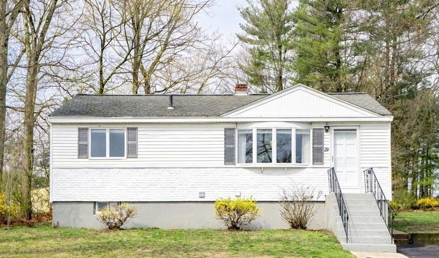 19 Tremlett Rd, Billerica, MA 01821 - 3 Beds, 2 Bath
