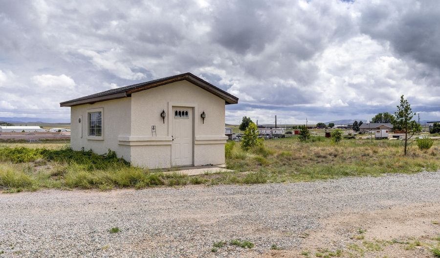 1900 S State Route 89 Hwy, Chino Valley, AZ 86323 - 4 Beds, 4 Bath