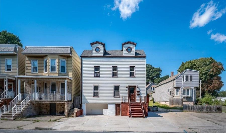 85 HOBART Ave, Bayonne, NJ 07002 - 7 Beds, 3 Bath
