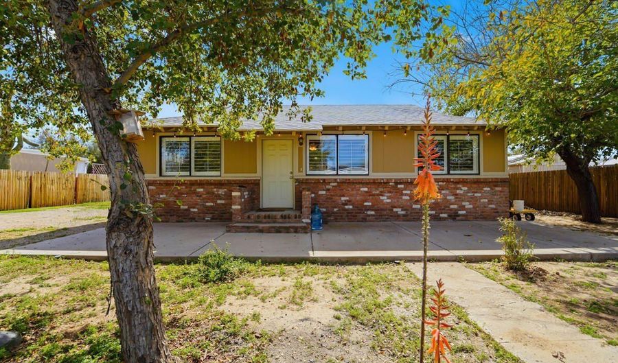 19361 E Spencer St, Black Canyon City, AZ 85324 - 2 Beds, 2 Bath