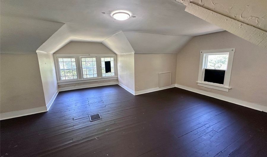 700 Noble Ave, Akron, OH 44320 - 3 Beds, 1 Bath