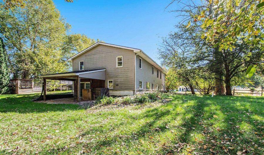 3822 Sharp Rd, Adrian, MI 49221 - 6 Beds, 4 Bath