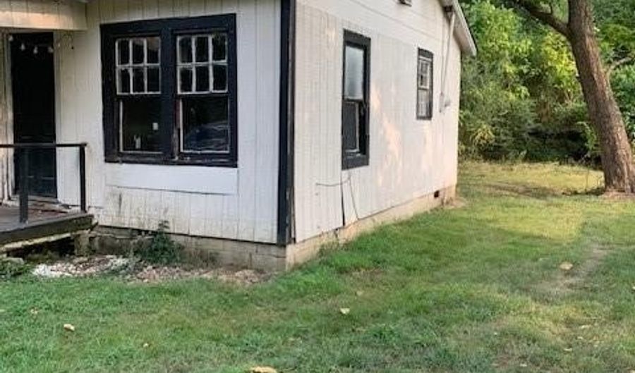 911 915 S Red Hill St, Alma, AR 72921 - 2 Beds, 2 Bath