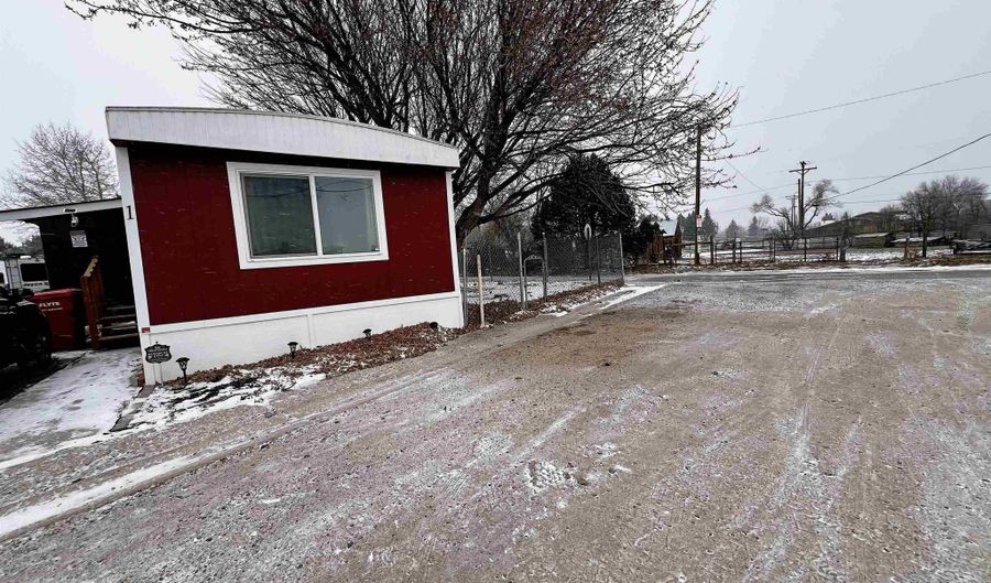 3008 TERRY Rd 1, Cheyenne, WY 82007 - 3 Beds, 1 Bath