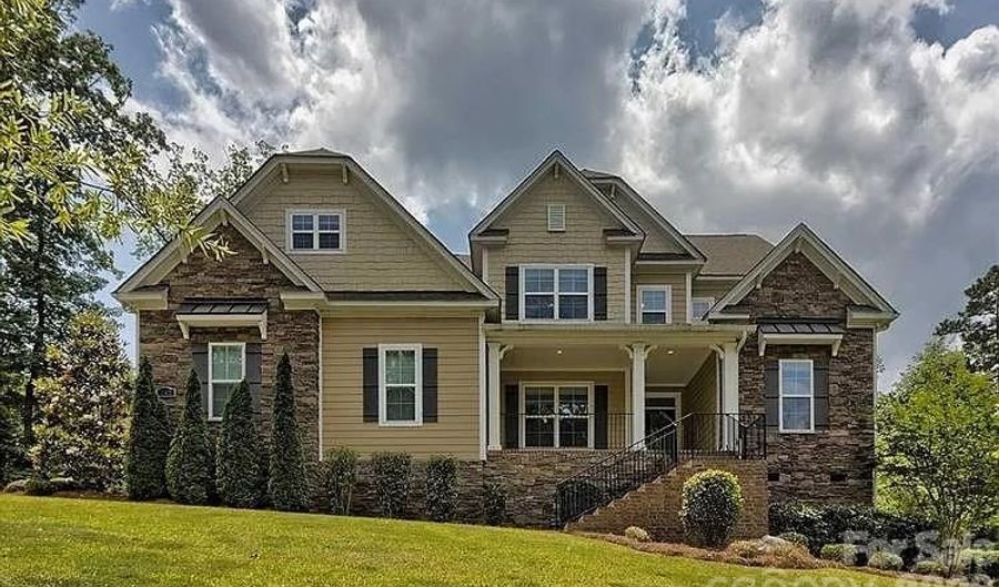 242 Wren Creek Cir, Blythewood, SC 29016 - 4 Beds, 4 Bath