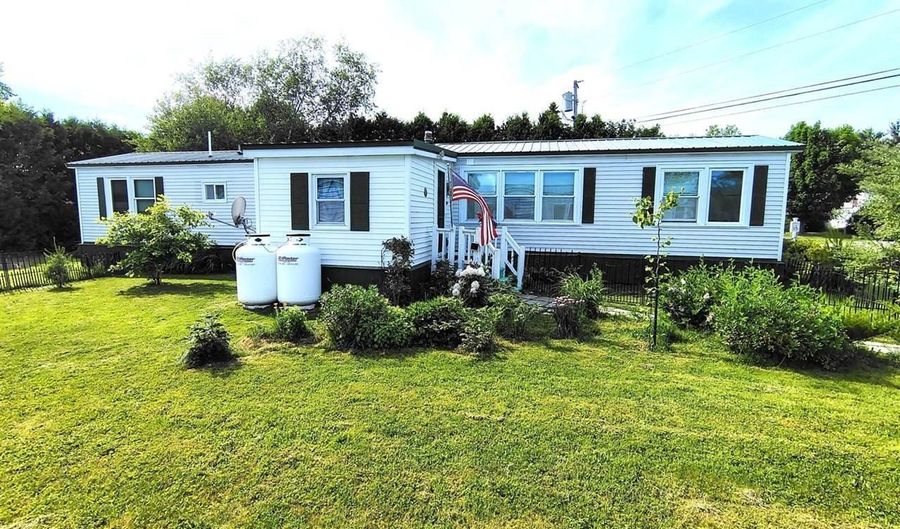 15 E St, Bangor, ME 04401 - 2 Beds, 2 Bath