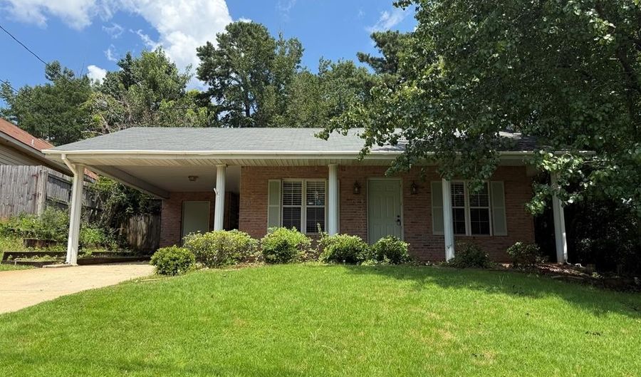 1010 DEKALB St, Auburn, GA 36830 - 2 Beds, 2 Bath