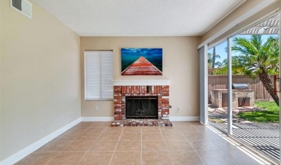 338 Holiday Way, Oceanside, CA 92057 - 3 Beds, 3 Bath