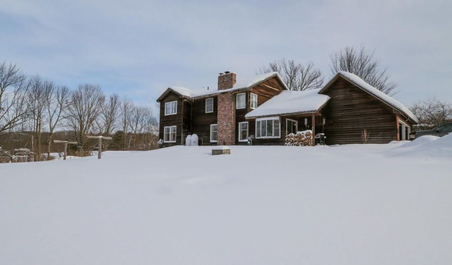 137 China Rd, Albion, ME 04910 - 5 Beds, 3 Bath