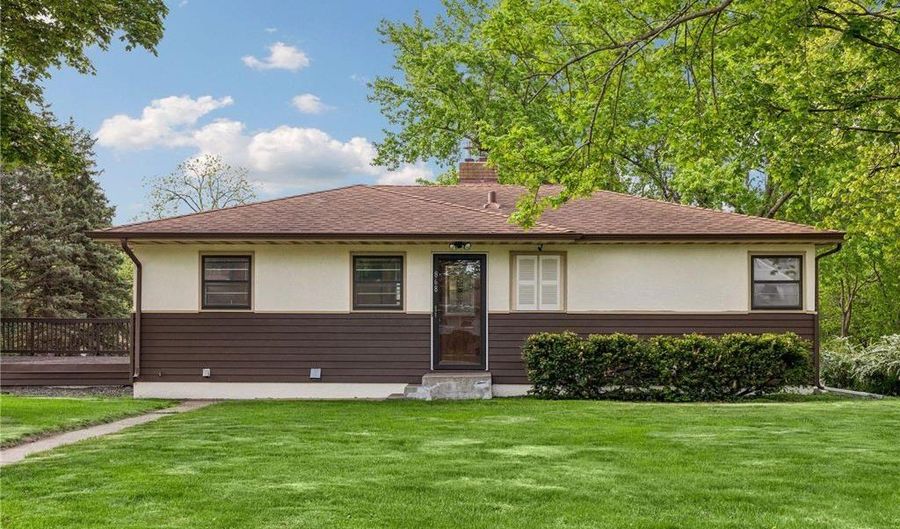 868 Oakwood Dr, Anoka, MN 55303 - 4 Beds, 2 Bath