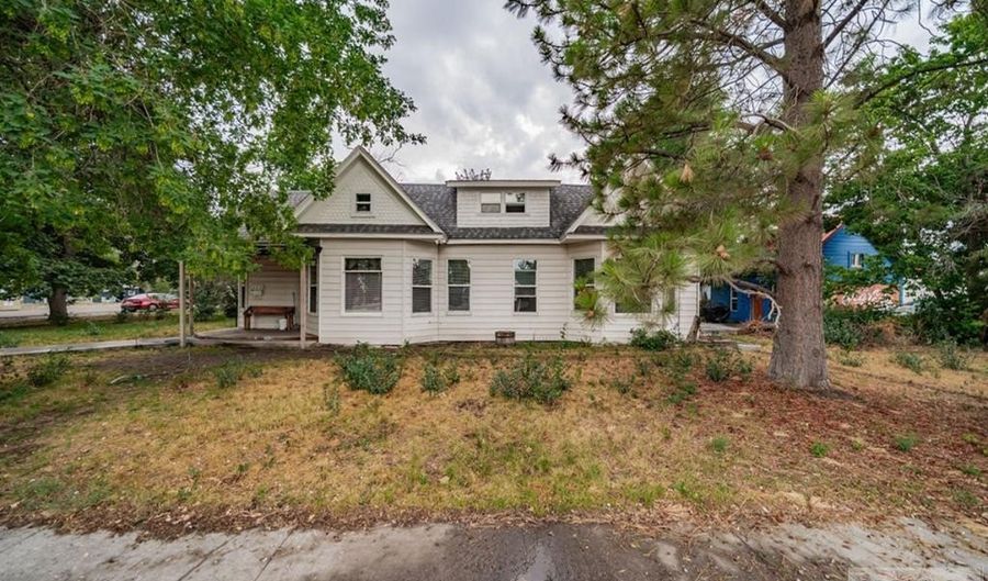 91 N University Ave, Blackfoot, ID 83221 - 4 Beds, 3 Bath