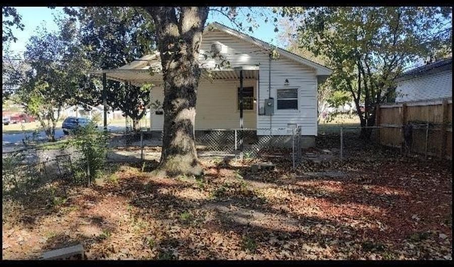 204 Dobbs St, Benton, AR 72015 - 3 Beds, 2 Bath