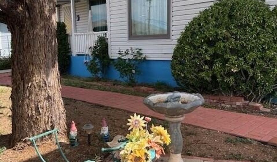 711 Cole Ave, Bisbee, AZ 85603 - 4 Beds, 3 Bath