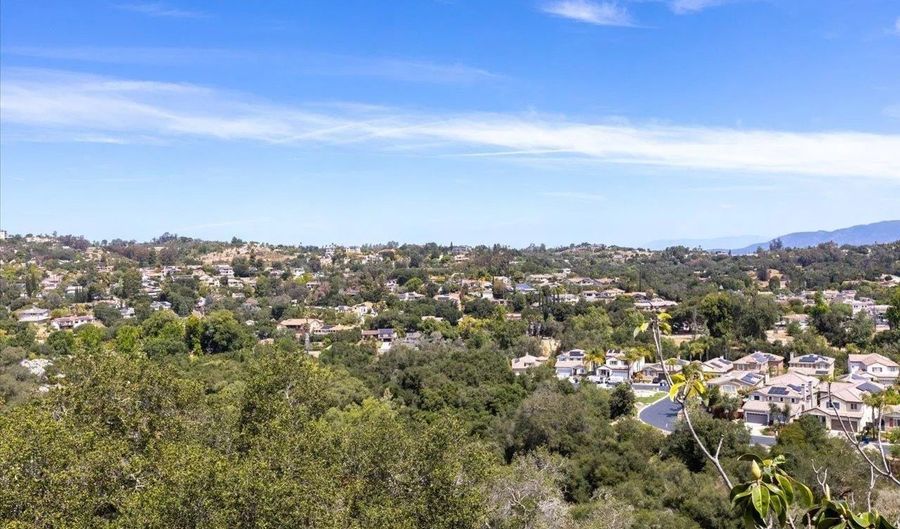 27619 High Vista Dr, Escondido, CA 92026 - 3 Beds, 3 Bath