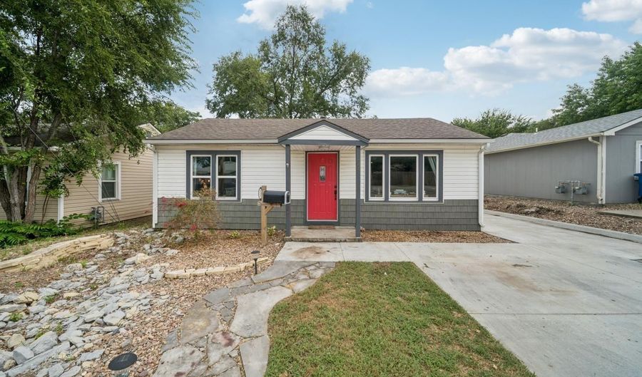 333 E Kelly Ave, Augusta, KS 67010 - 2 Beds, 1 Bath