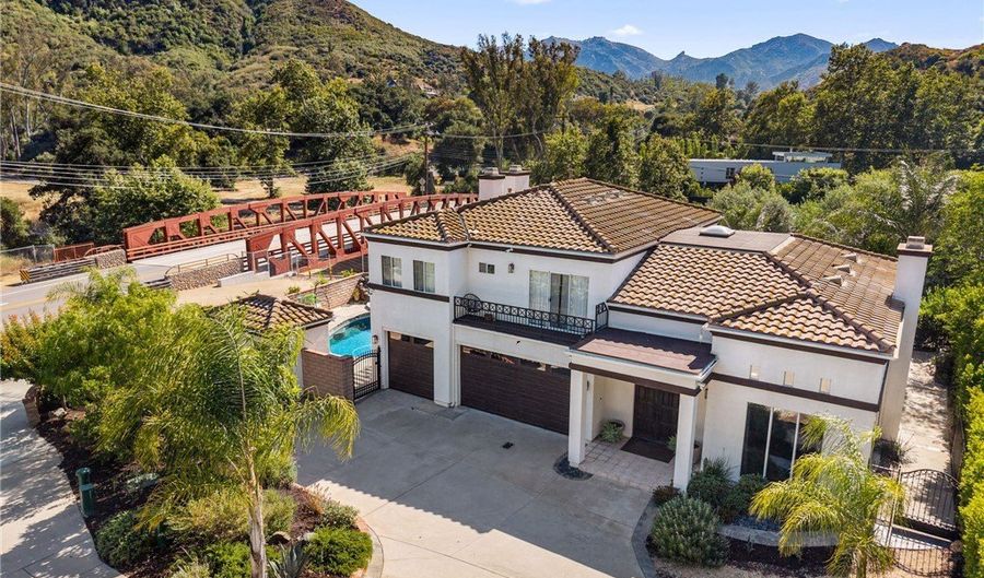 2305 Waring, Agoura Hills, CA 91301 - 3 Beds, 3 Bath