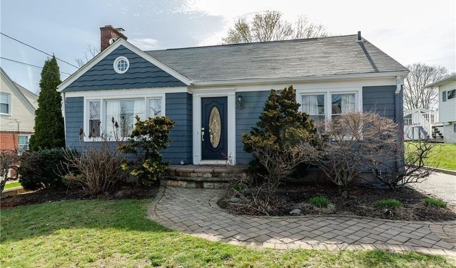 26 Dover Ave, East Providence, RI 02914 - 3 Beds, 1 Bath
