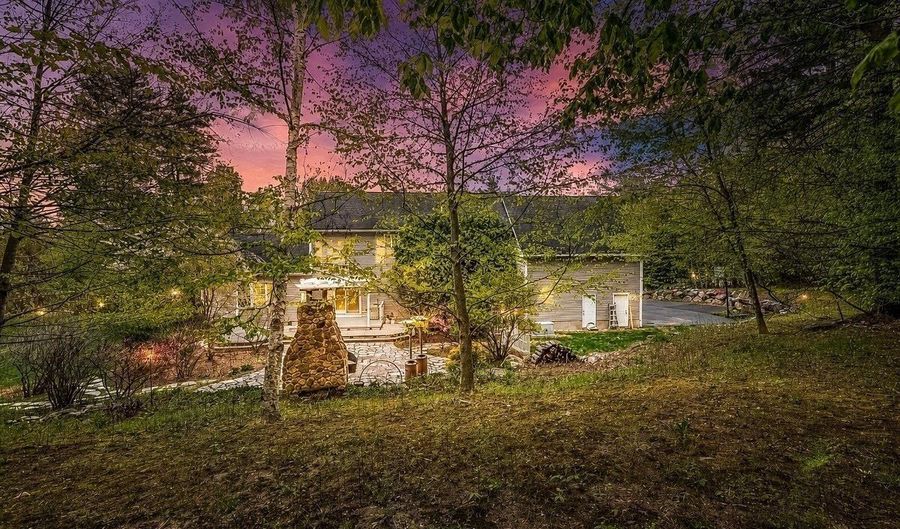 5 Millstone Ter, Bedford, NH 03110 - 4 Beds, 4 Bath