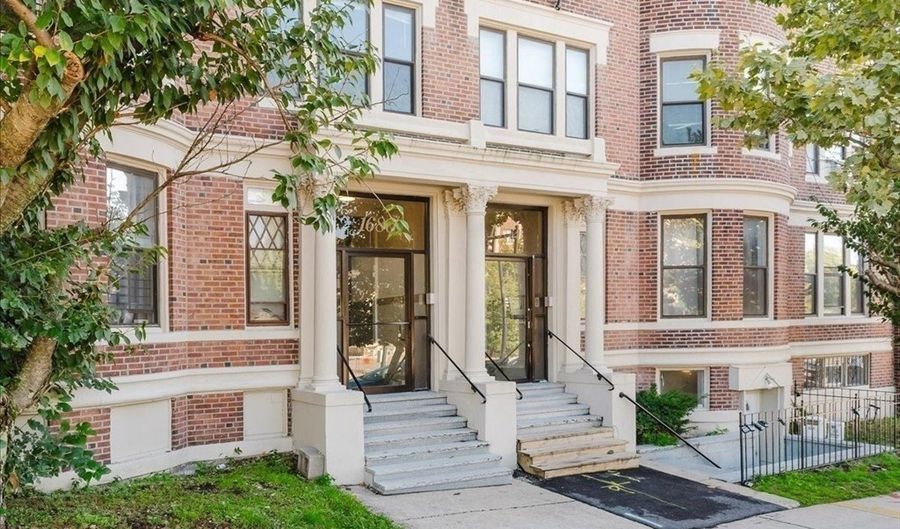 1680 Commonwealth Ave 2, Boston, MA 02135 - 4 Beds, 1 Bath