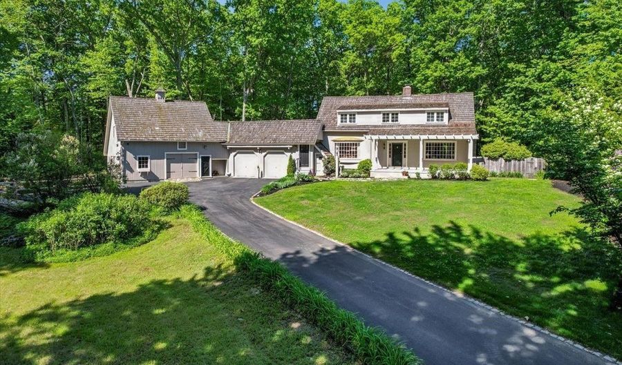 181 Meetinghouse Rd, Bedford, NH 03110 - 3 Beds, 3 Bath