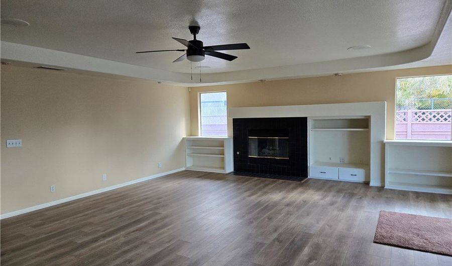 19345 Oneida Rd, Apple Valley, CA 92307 - 4 Beds, 4 Bath