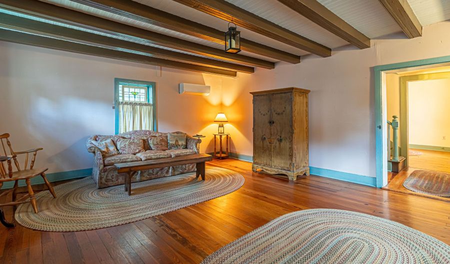 303 E Main St, Abingdon, VA 24210 - 4 Beds, 2 Bath