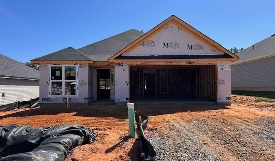 8220 Snelling Dr, Aiken, SC 29803 - 3 Beds, 2 Bath