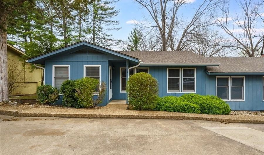 3 Tiffany Ln, Bella Vista, AR 72715 - 3 Beds, 2 Bath