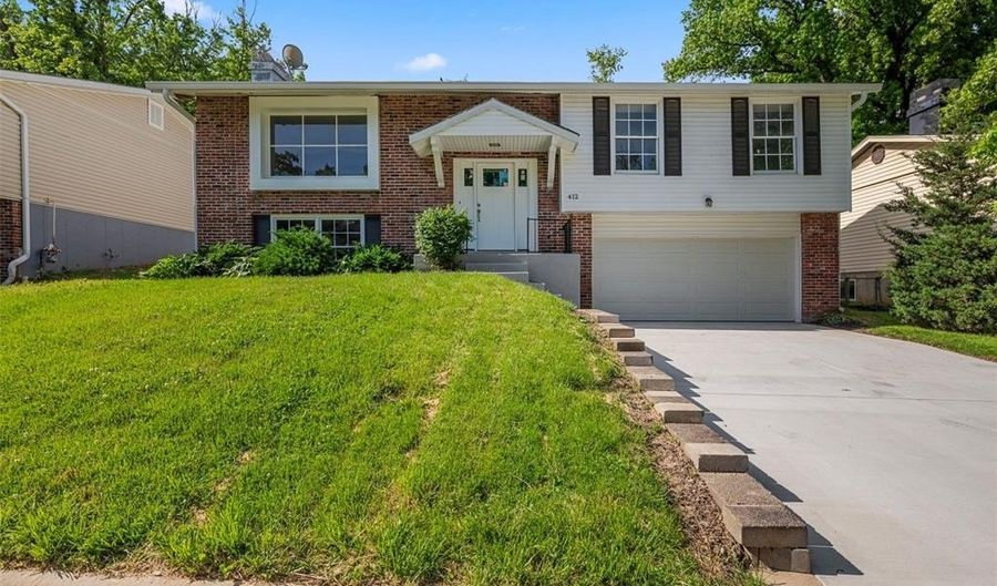 412 Sorrento Dr, Ballwin, MO 63021 - 3 Beds, 3 Bath
