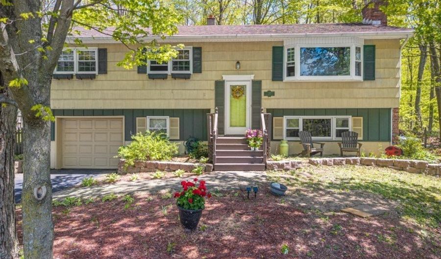 31 Lounsberry Hollow Rd, Alloway, NJ 07461 - 3 Beds, 2 Bath