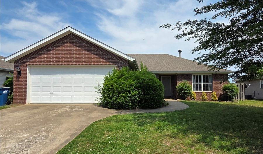 907 SW River Rock St, Bentonville, AR 72712 - 4 Beds, 2 Bath