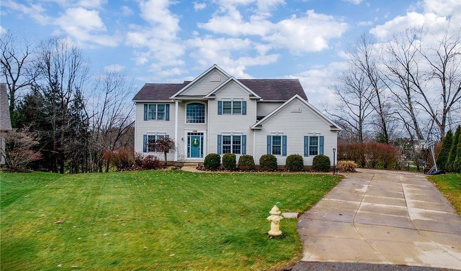 4212 Devonshire Ct, Akron, OH 44321 - 5 Beds, 4 Bath