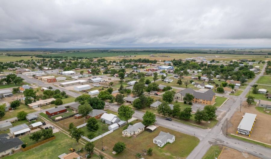 220 N Washington, Arnett, OK 73832 - 2 Beds, 3 Bath