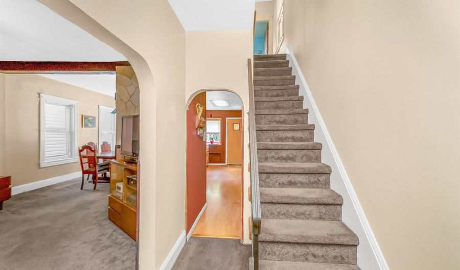 78 W 28TH St, Bayonne, NJ 07002 - 3 Beds, 1 Bath