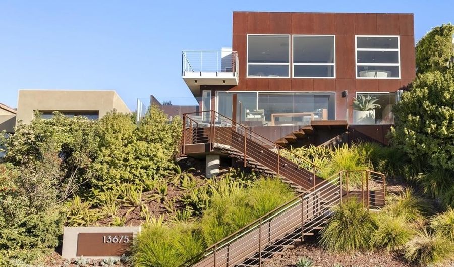 13675 Pine Needles Dr, Del Mar, CA 92014 - 5 Beds, 5 Bath