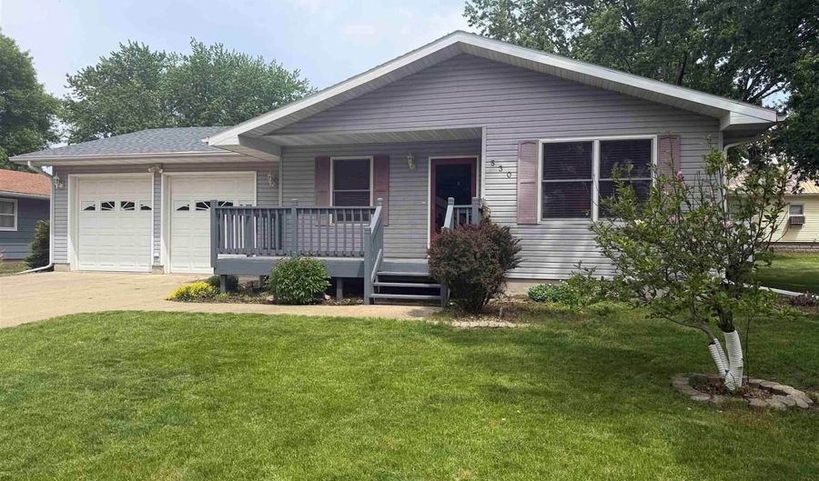530 S 5th St, Akron, IA 51001 - 3 Beds, 2 Bath