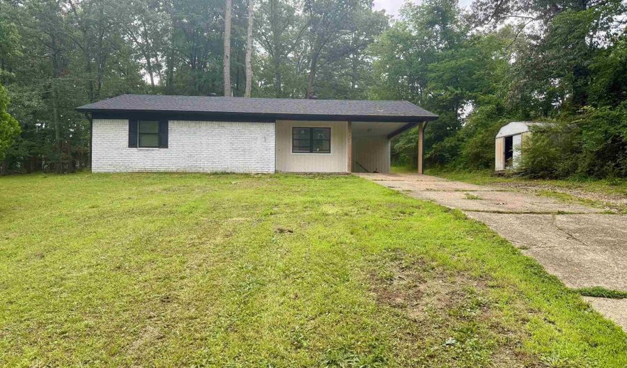 6637 Grayson Dr, Benton, AR 72019 - 2 Beds, 1 Bath