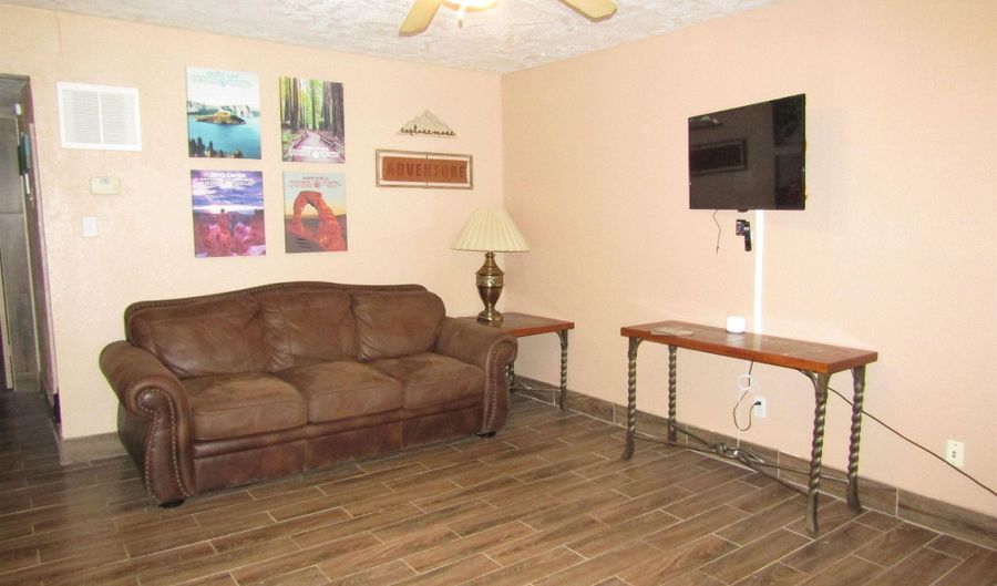 904 S Tenth St. Ct, Artesia, NM 88210 - 1 Beds, 1 Bath